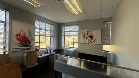 Peter Place Office Park, 54 Peter Place has a 364m² Office Space Available To Let (9)